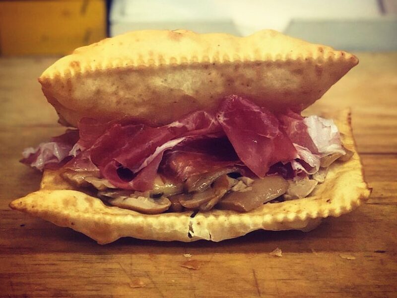 Tagliere torta fritta e salumi