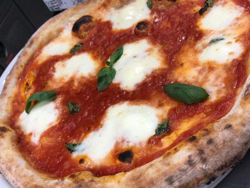 Pizza margherita