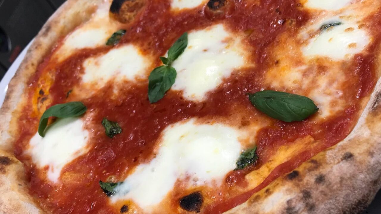 Pizza margherita