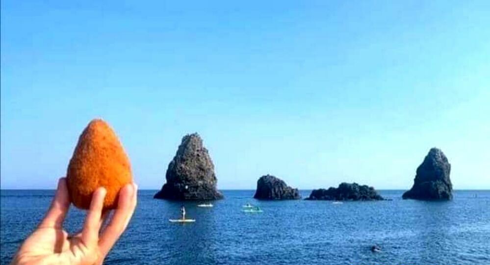 Arancina o Arancino? Perchè l’eterna disputa resterà eterna